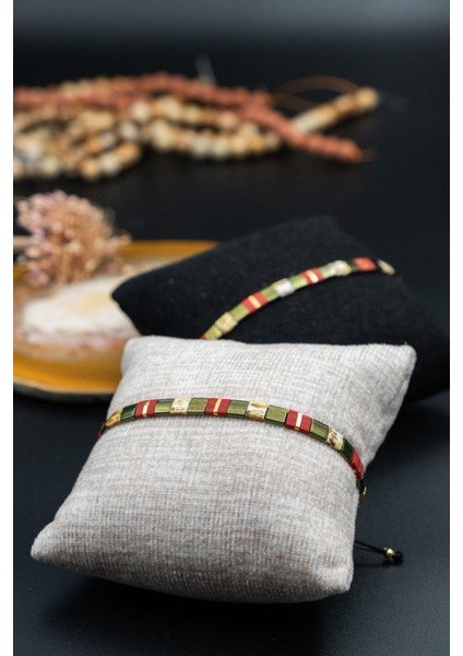 Canlı Yeşil Unisex Bileklik, Şık ve Hafif Takı Hediye Alternatifi fiyatları