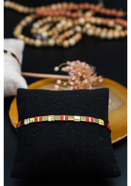 Canlı Yeşil Unisex Bileklik, Şık ve Hafif Takı Hediye Alternatifi fırsatları