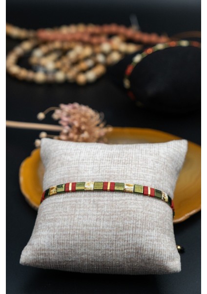 Canlı Yeşil Unisex Bileklik, Şık ve Hafif Takı Hediye Alternatifi indirimleri