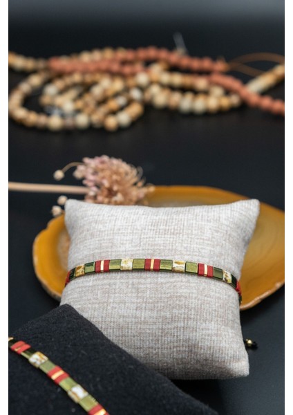 Canlı Yeşil Unisex Bileklik, Şık ve Hafif Takı Hediye Alternatifi