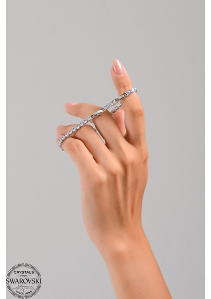 Parlak Taşlı Zarif Su Yolu Tasarımlı Gümüş Bileklik