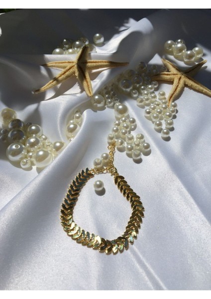 Kadın Zarif Yaprak Figürlü Altın Bileklik, Şık ve Şekilli Takı fiyatları