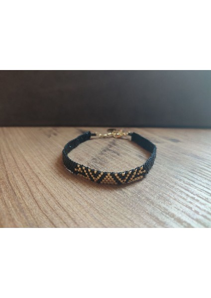 Siyah ve Altın Renkli Miyuki Bileklik Şık ve Zarif Tasarım fiyatları