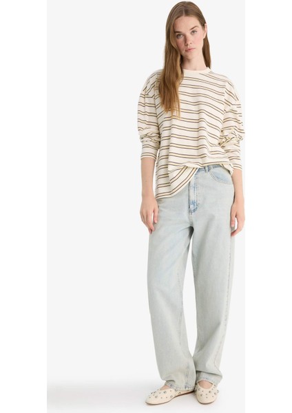 Loose Fit Bisiklet Yaka Çizgili Sweatshirt F7758AX25AU fiyatları