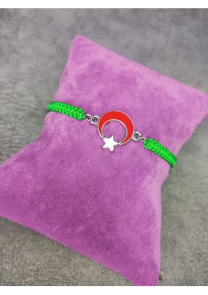 Kırmızı ve Yeşil Makrome Örgü Bileklik, Şık ve Renkli Takı Seçeneği