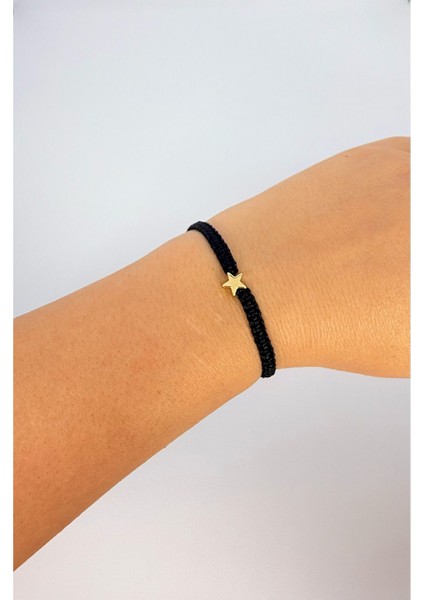 Siyah Yıldız Figürlü Makrome Bileklik, Şık ve Özgün Aksesuar Seçeneği fiyatları