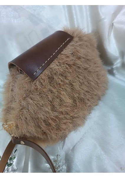 Bej Şık ve Hafif Günlük Kullanıma Uygun Taşınabilir Çanta modelleri