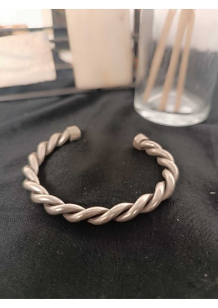 Parlak Bakır Bileklik, Kalın Burgu Model, Gümüş Kaplamalı, Şık ve Dayanıklı Tasarım