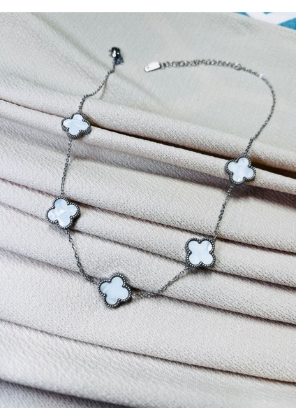 Kadın Yonca Bileklik Gri Şık ve Zarif Takı