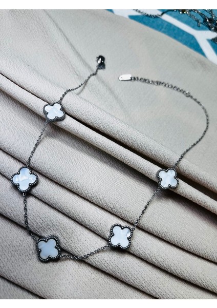 Kadın Yonca Bileklik Gri Şık ve Zarif Takı fiyatları