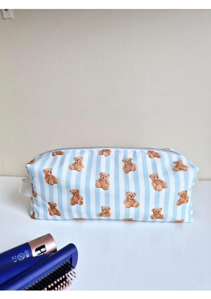 Ayıcık Desenli Mavi Dyson Airwrap Uyumlu Saç Şekillendirici Çantası 35x14x12, XXL Makyaj ve Kozmetik Organizer, %100 Pamuklu, Yıkanabilir, Seyahat ve Hediye İçin Ideal modelleri