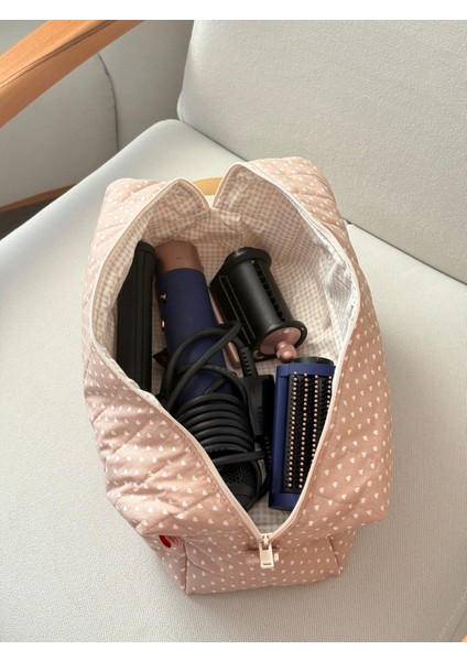 Kalp Desenli Bej Saç Şekillendirici Çantası 35x14x12 cm, Dyson Uyumlu XXL Makyaj ve Kozmetik Organizer, %100 Pamuklu, 30 Derecede Yıkanabilir, Seyahat ve Hediye İçin Ideal fiyatları