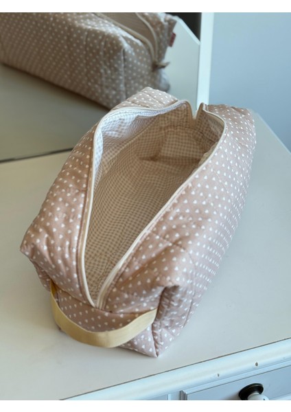 Kalp Desenli Bej Saç Şekillendirici Çantası 35x14x12 cm, Dyson Uyumlu XXL Makyaj ve Kozmetik Organizer, %100 Pamuklu, 30 Derecede Yıkanabilir, Seyahat ve Hediye İçin Ideal