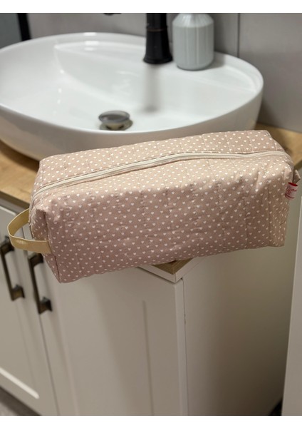 Kalp Desenli Bej Saç Şekillendirici Çantası 35x14x12 cm, Dyson Uyumlu XXL Makyaj ve Kozmetik Organizer, %100 Pamuklu, 30 Derecede Yıkanabilir, Seyahat ve Hediye İçin Ideal