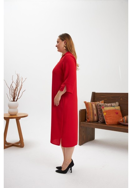 Yaka Broş Detaylı Yırtmaçlı Büyük Beden Elbise Kırmızı modelleri