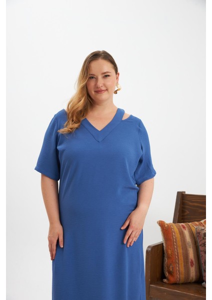 Yaka Detaylı Yırtmaçlı Büyük Beden Elbise Indigo modelleri