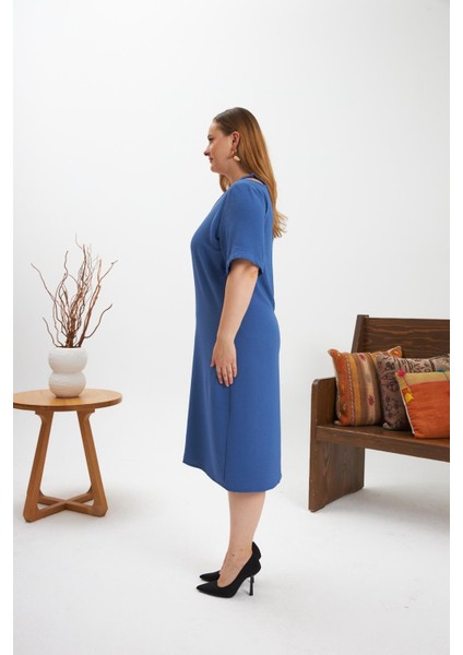 Yaka Detaylı Yırtmaçlı Büyük Beden Elbise Indigo fırsatları