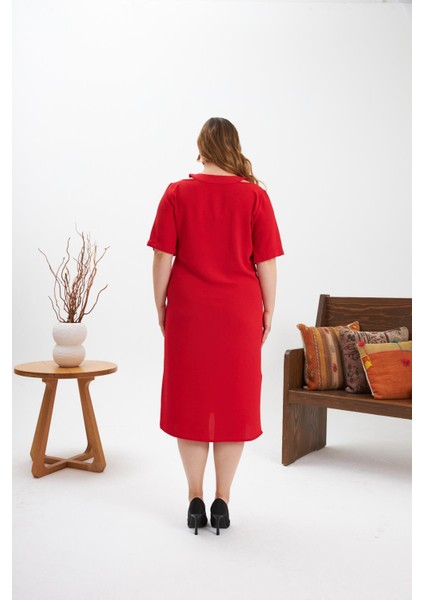 Yaka Detaylı Yırtmaçlı Büyük Beden Elbise Kırmızı indirimleri