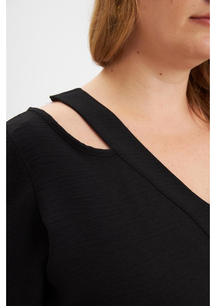 Yaka Detaylı Yırtmaçlı Büyük Beden Elbise Siyah fiyatları