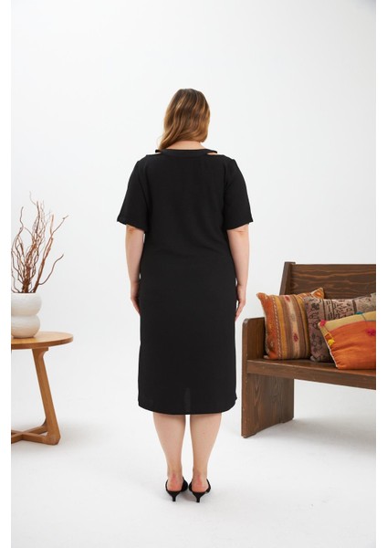 Yaka Detaylı Yırtmaçlı Büyük Beden Elbise Siyah indirimleri