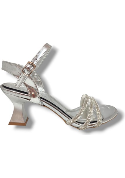 284-25 Parlak Deri 3 Bant Taşlı Kısa Kare Topuk Kadın Sandalet fiyatları