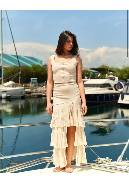 Önden Fermuarlı Dantel Bluz Ekru ve Önden Yırtmaçlı Astarlı Fırfırlı Etek Takım