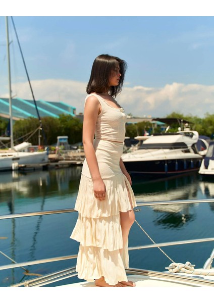 Önden Fermuarlı Dantel Bluz Ekru ve Önden Yırtmaçlı Astarlı Fırfırlı Etek Takım fiyatları