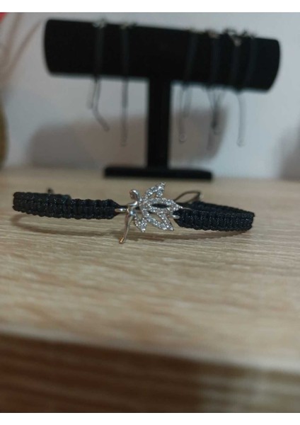 Siyah Makrome Bileklik, Şık ve Doğal Tasarım, El Yapımı Aksesuar. modelleri