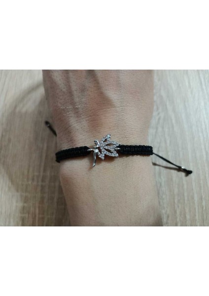 Siyah Makrome Bileklik, Şık ve Doğal Tasarım, El Yapımı Aksesuar. fırsatları