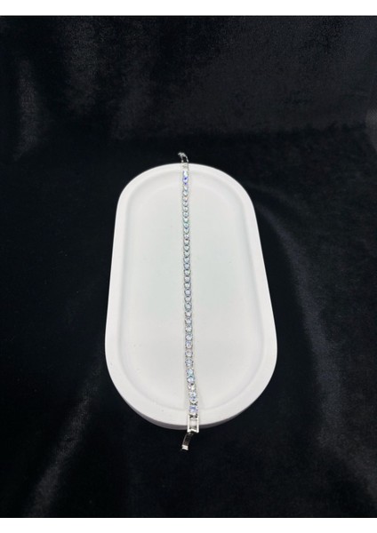 Gri Zirkon Taşlı Su Yolu Bileklik, Şıklık ve Zarafet Sunar. fırsatları