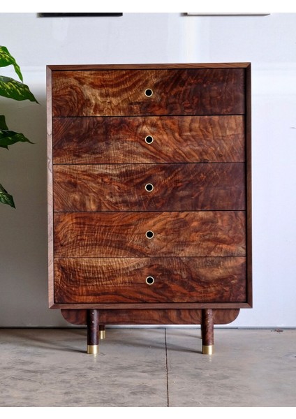 Denze Masif Ceviz 5 Çekmeceli Lüks Şifonyer – Pirinç Detaylı