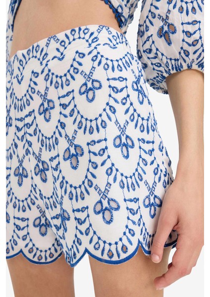 Desenli Nakışlı Brode Plaj Şortu-Fall in Love C6173AX25SM fırsatları