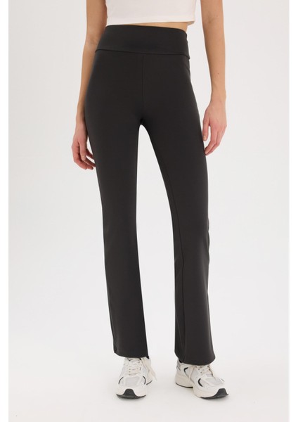 Fit Flare Fit Sporcu İnce Eşofman Altı İspanyol Paça Standart Boy Basic Düz B3988AX25SP fırsatları