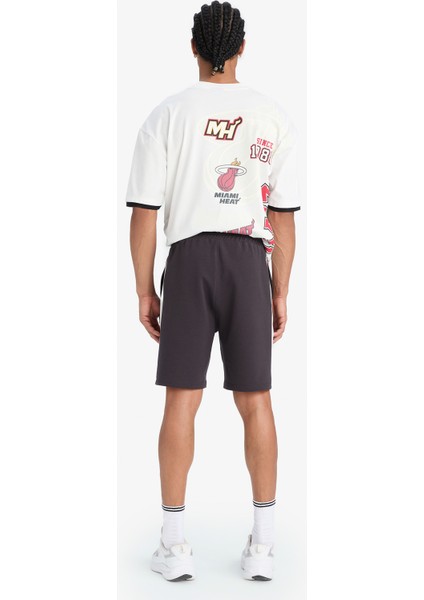 Fit NBA Miami Heat Standart Fit Kısa Paça Şort E2190AX25SM indirimleri