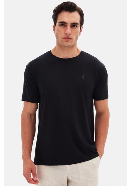 Slim Fit Siyah Düz Kabartma Baskılı T-Shirt fiyatları