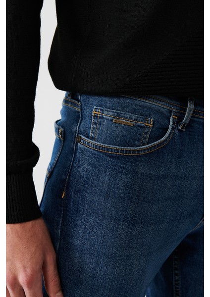 Erkek Mavi Eskitme Yıkamalı Pamuklu Esnek Berlin Slim Fit Jean Pantolon B003519