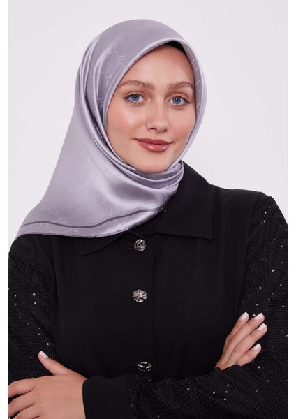 Gümüş Petek Desen Monogram Ipek Eşarp modelleri