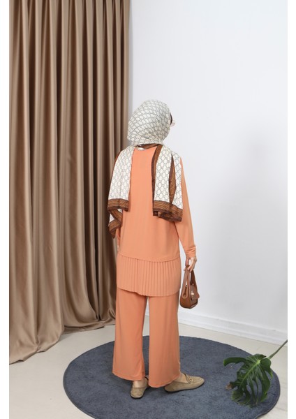 Tuniği Piliseli Pantolonlu Takım indirimleri