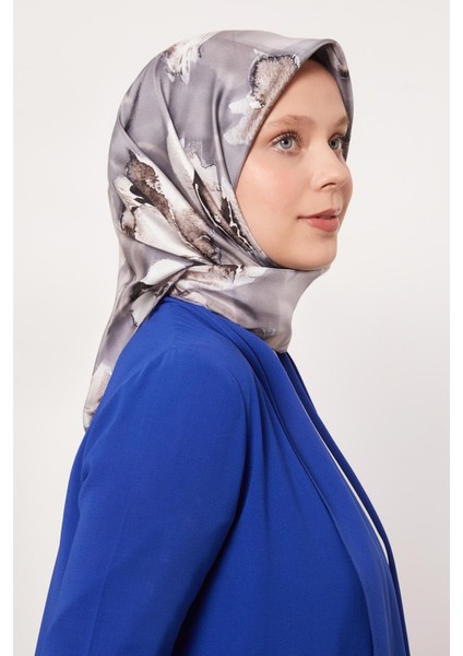 Gri Lotus Çiçek Twill Ipek Eşarp modelleri