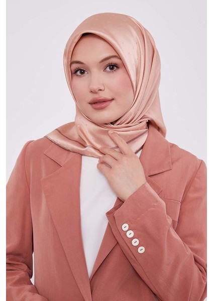 Somon Benek Desen Monogram Ipek Eşarp modelleri