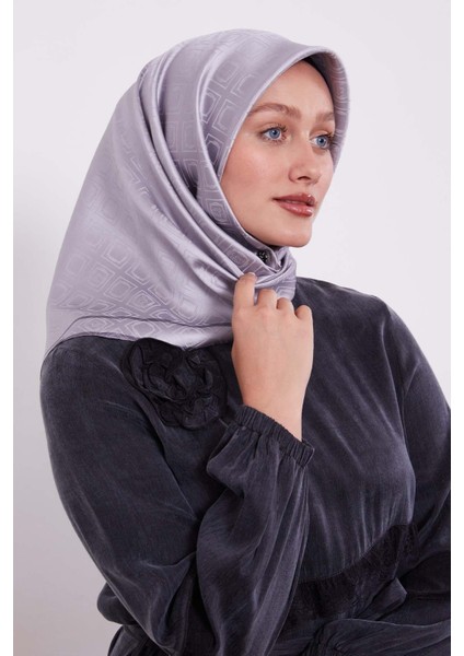 Gümüş Baklava Desen Monogram Ipek Eşarp