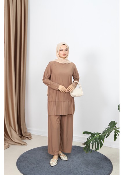 Tuniği Piliseli Pantolonlu Takım