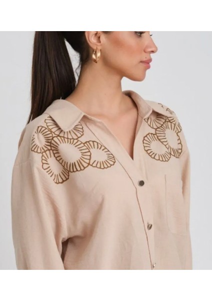 Kadın Nakışlı Keten Gömlek