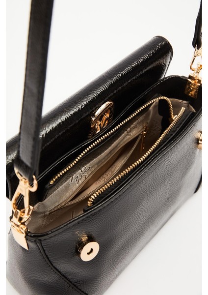 Siyah Rugan Logo Detay Omuz Çantası modelleri