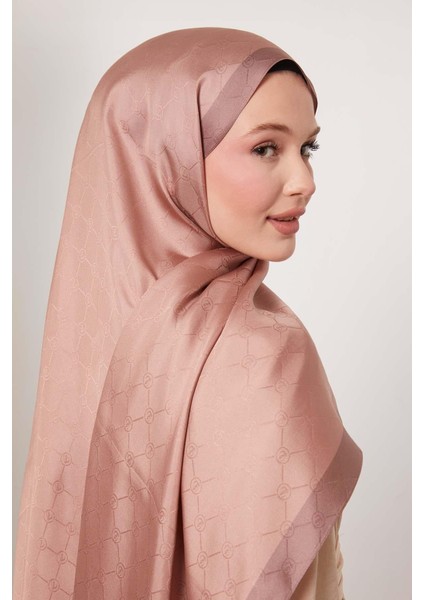 K.gül Petek Desen Monogram Ipek Şal modelleri