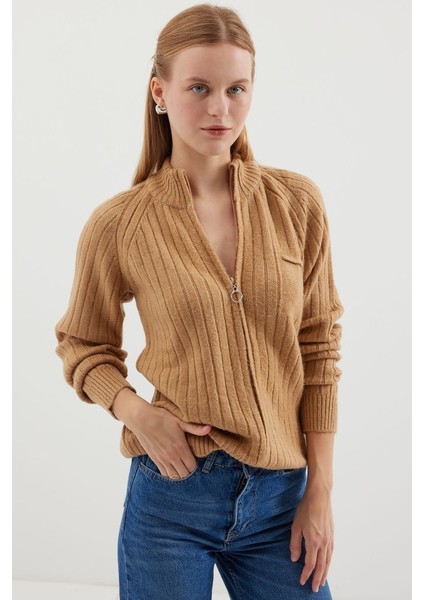 15880 Fermuarlı Triko Hırka - Bisküvi