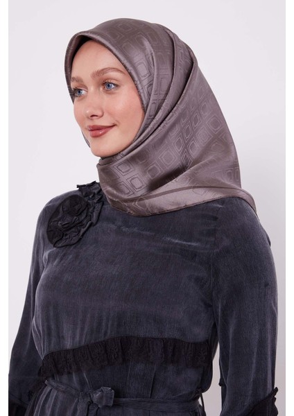 K.vizon Baklava Desen Monogram Ipek Eşarp