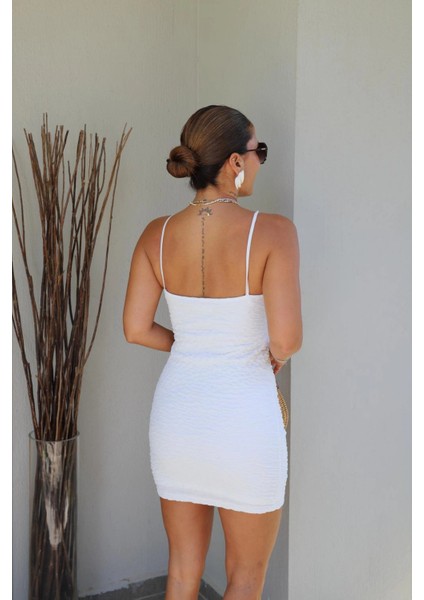 Beyaz Kendinden Desenli Askılı Mini Elbise fiyatları