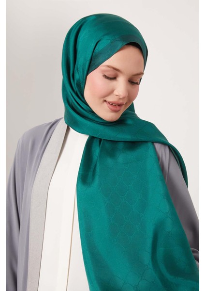 Benetton Petek Desen Monogram Ipek Şal modelleri