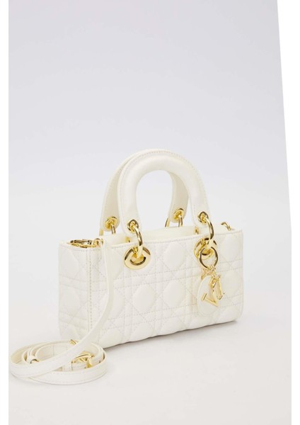 Krem Zincir Askı Aksesuarlı El Çantası fiyatları